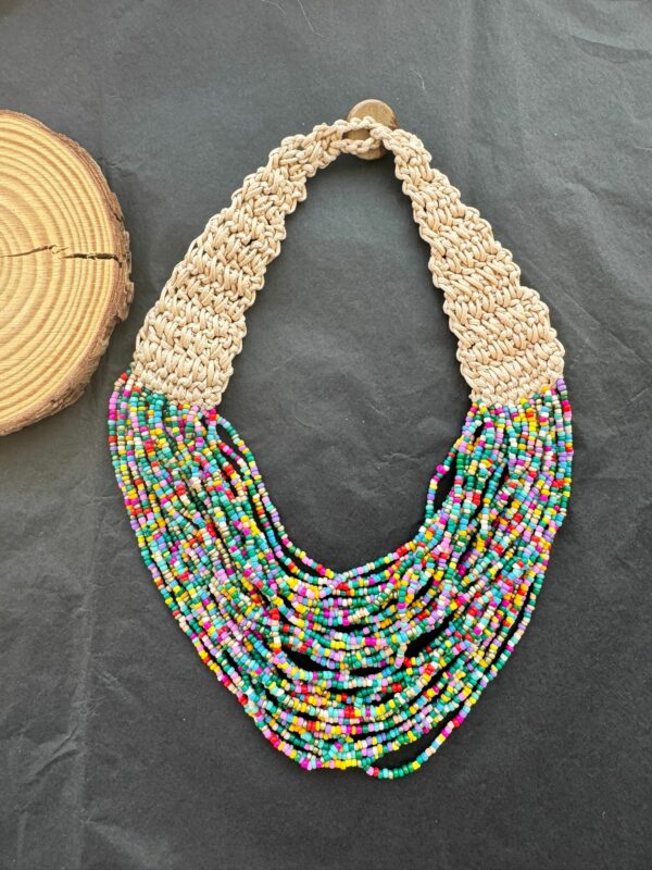 COLLAR-DE-HEVRAS-DE-CUENTAS-PEQUENAS-multicolor