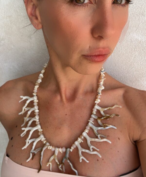 COLLAR-estilo-africano-imitando-hueso-espectacular